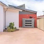 Peaceful 1Br Courtyard Unit In Quiet Dickson